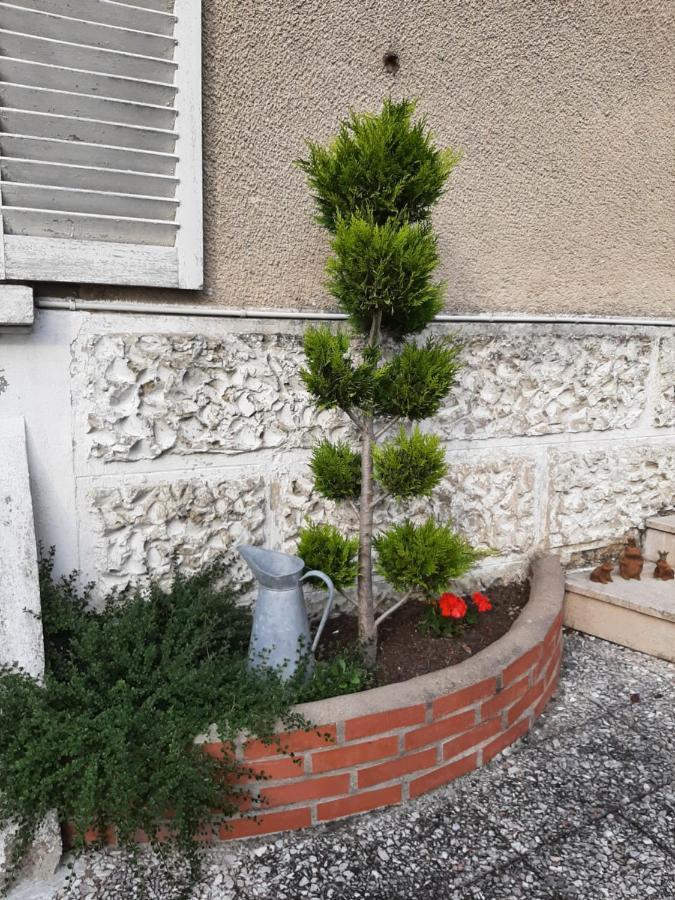 Gite Des Agapanthes Lacroix-sur-Meuse Ngoại thất bức ảnh